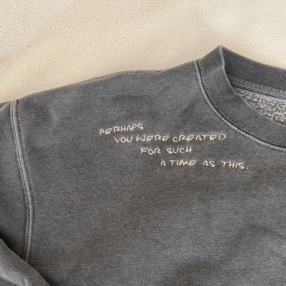 Scripture Crewneck - Picture 2 of 9